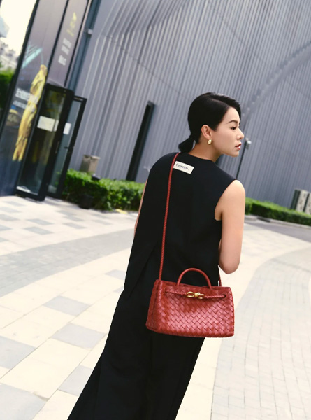 高仿BV包包 小号横款Andiamo手提包 胡杏儿同款包包