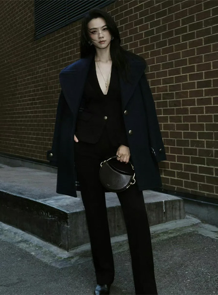 高仿Burberry包包 Bridle 手拿包 品牌代言人汤唯