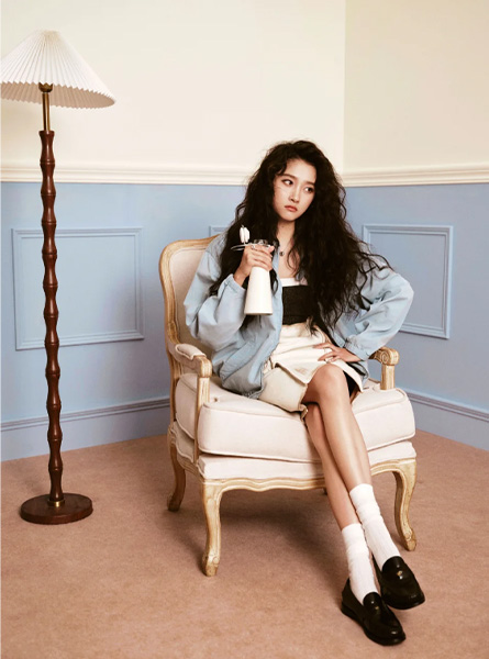 高仿PRADA女装 华达呢短夹克 关晓彤生日大片