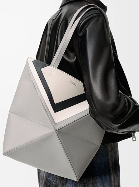 高仿LOEWE包包 | A货罗意威女包 2025秋冬新款 中号纳帕牛皮革 Puzzle Fold 手袋 折叠包