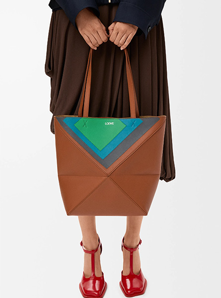 高仿LOEWE包包 | A货罗意威女包 2025秋冬新款 中号纳帕牛皮革 Puzzle Fold 手袋 折叠包