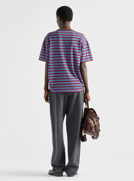 PRADA高仿女装 | 普拉达 A货服装  2025秋冬PRADA新款 Oversize造型条纹平纹针织T恤