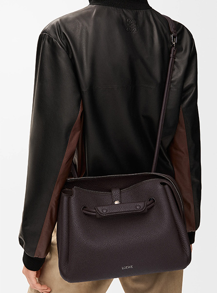 高仿LOEWE包包 | A货罗意威女包 2025秋冬新款 中号柔软粒面牛皮革 Madrid 手袋