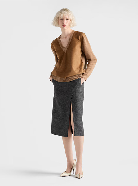 PRADA高仿女装 | 普拉达 A货服装  2025秋冬PRADA新款 羊绒、羊毛与绒面皮革拼接毛衣