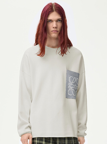 LOEWE高仿男装 | 罗意威A货服装  2025秋冬新款 棉质混纺 Anagram 口袋毛衣