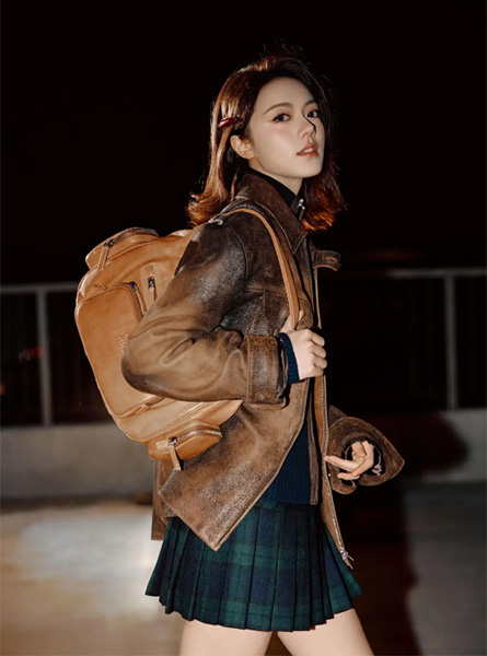 高仿Miu Miu包包 Pocket Nappa皮革单肩包 赵今麦启程巴黎时装周