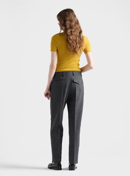 PRADA高仿女装 | 普拉达 A货服装  2025秋冬PRADA新款 短袖羊毛针织毛衣，配吊坠