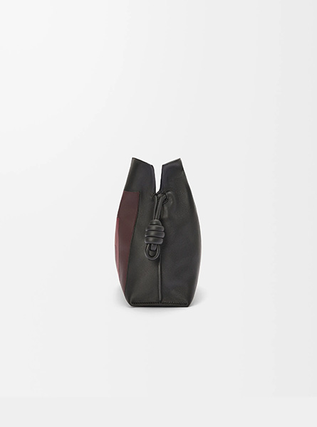高仿LOEWE包包 | A货罗意威女包 2025秋冬新款 中号纳帕牛皮革 Flamenco 手拿包