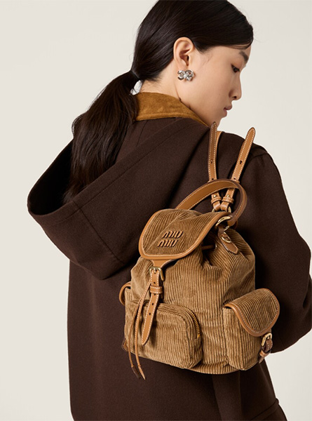 高仿MIUMIU包包 | A货缪缪包包 2025秋冬MIUMIU新款 肉桂色 灯芯绒背包