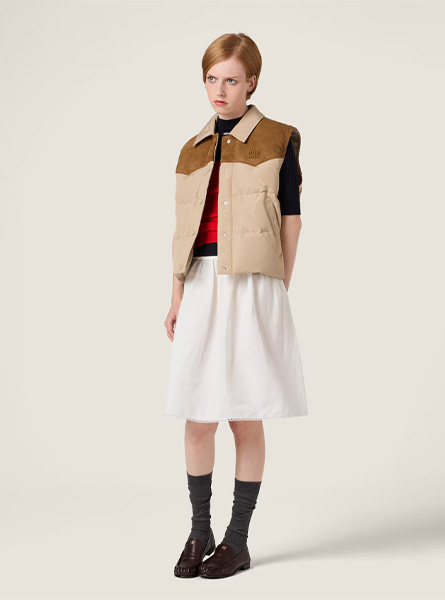 MIUMIU高仿女装 | 缪缪A货服装  2025秋冬MIUMIU新款 科技pongé和皮革羽绒背心