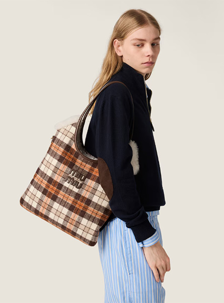 高仿MIUMIU包包 | A货缪缪包包 2025秋冬MIUMIU新款 木瓜色 Ivy格纹和羊羔毛包袋 托特包