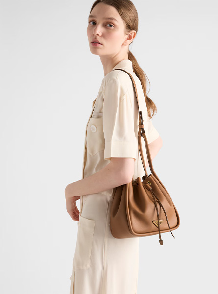 高仿PRADA包包 | A货普拉达女包 2025秋冬新款 焦糖色Prada Darling 皮革迷你水桶包