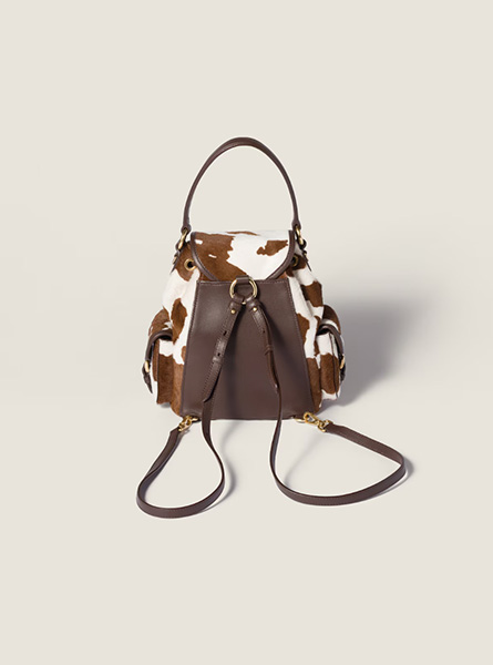 高仿MIUMIU包包 | A货缪缪包包 2025秋冬MIUMIU新款 烧焦赭色 印花皮革背包