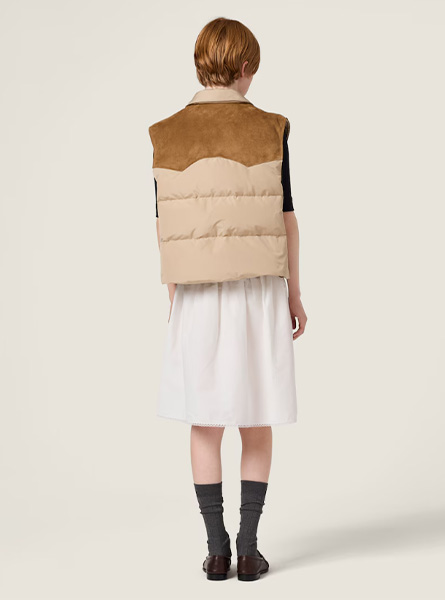 MIUMIU高仿女装 | 缪缪A货服装  2025秋冬MIUMIU新款 科技pongé和皮革羽绒背心