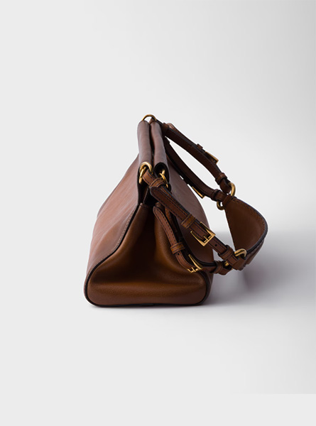 高仿PRADA包包 | A货普拉达女包 2025秋冬新款 干邑色Prada Enchaîné 中号皮革手袋