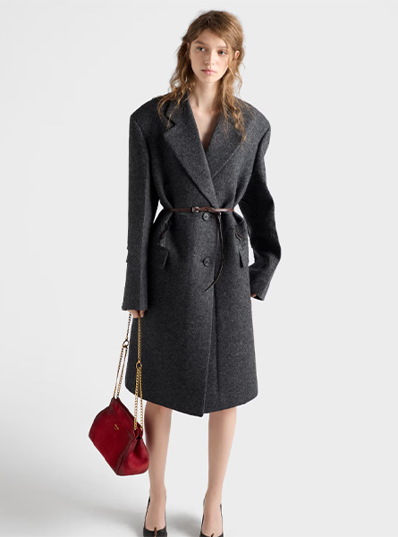 高仿PRADA包包 | A货普拉达女包 2025秋冬新款 宝石红Prada Enchaîné 迷你绒面皮革手袋