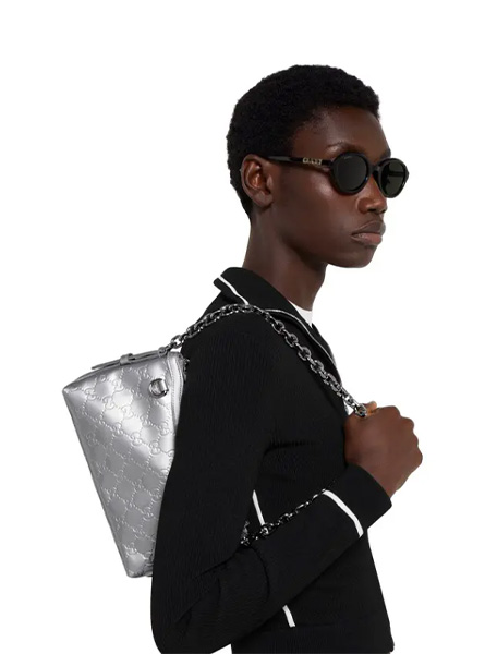 高仿GUCCI包包 | A货古驰女包 2025秋冬GUCCI新款 银色 GG Emblem系列小号肩背包