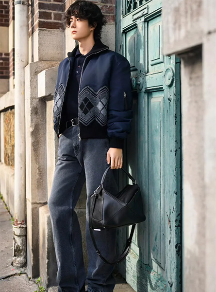 高仿LOEWE包包 王一博｜Puzzle手袋