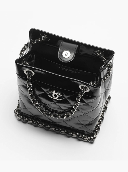 高仿CHANEL包包 | A货香奈儿女包 2025/26秋冬系列 黑色小号水桶包
