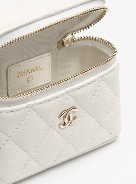 高仿CHANEL包包 | A货香奈儿女包 2025/26秋冬系列 白色经典迷你手袋吊饰