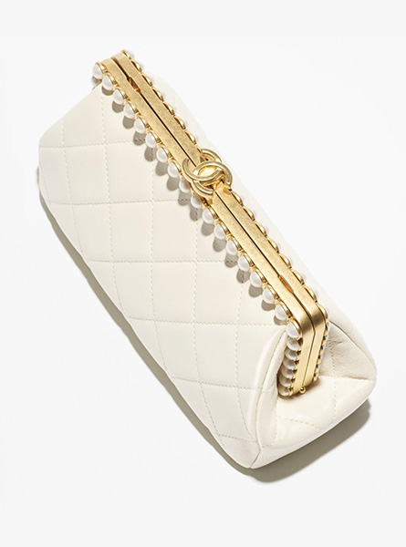 高仿CHANEL包包 | A货香奈儿女包 2025/26早春度假系列 淡米色晚宴包