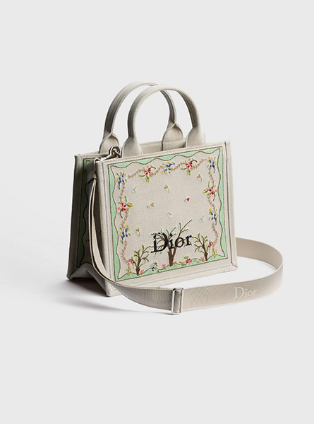 高仿DIOR包包 | A货迪奥女包 2026春夏DIOR新款 白色小号 Dioramour Book Tote 手袋