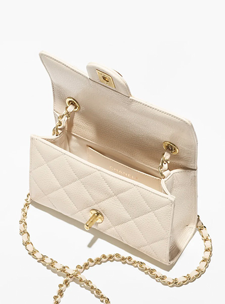 高仿CHANEL包包 | A货香奈儿女包 2025/26早春度假系列 淡米色迷你口盖包