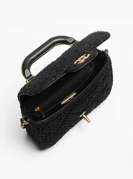 高仿CHANEL包包 | A货香奈儿女包 2025/26秋冬系列 黑色迷你口盖包配以手柄