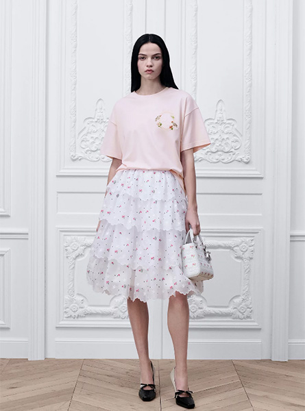 DIOR高仿女装 | 迪奥 A货服装  2026夏季DIOR新款 粉色Dioramour 超大版型短款 T 恤