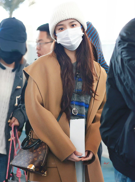 高仿LV包包 卢昱晓同款包包