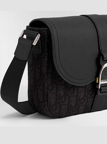 高仿DIOR包包 | A货迪奥男包 2026春夏DIOR新款 黑色Heritage 马鞍翻盖信使包