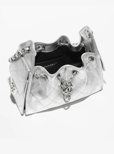 高仿CHANEL包包 | A货香奈儿女包 2025/26早春度假系列 银色CHANEL 25迷你手袋