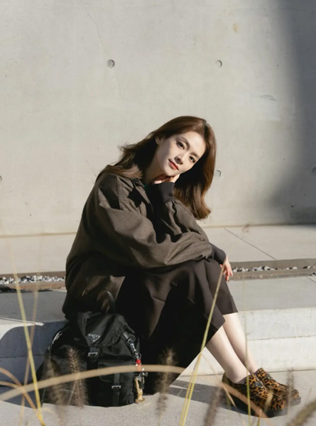 高仿Prada包包 陈昊宇同款包包