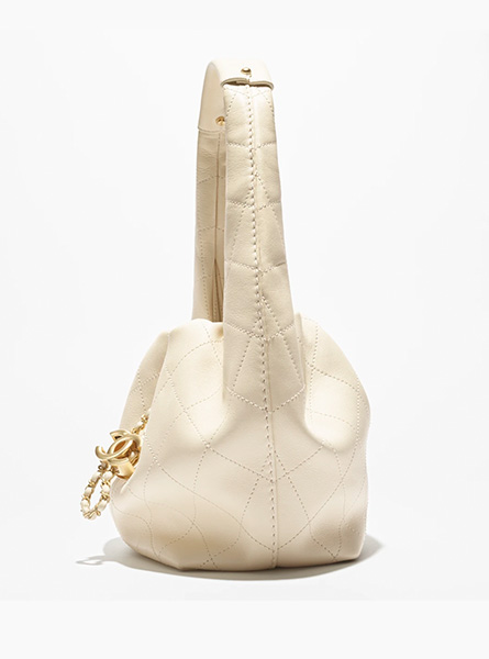 高仿CHANEL包包 | A货香奈儿女包 2025/26早春度假系列 淡米色流浪包