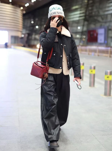 高仿LOEWE包包 陈都灵同款包包