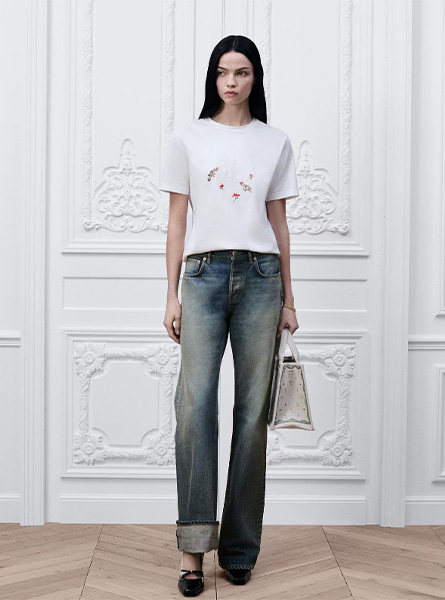 DIOR高仿女装 | 迪奥 A货服装  2026夏季DIOR新款 白色Dioramour 修身 T 恤