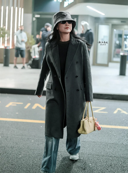 高仿PRADA同款包包 贾玲米兰时装周同款包包