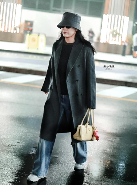 高仿PRADA同款包包 贾玲米兰时装周同款包包