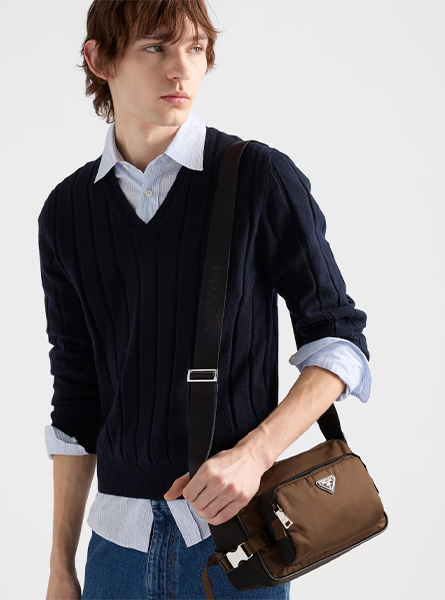 高仿PRADA包包 | A货普拉达男包 2026春夏新款 焦糖色尼龙和皮革单肩包