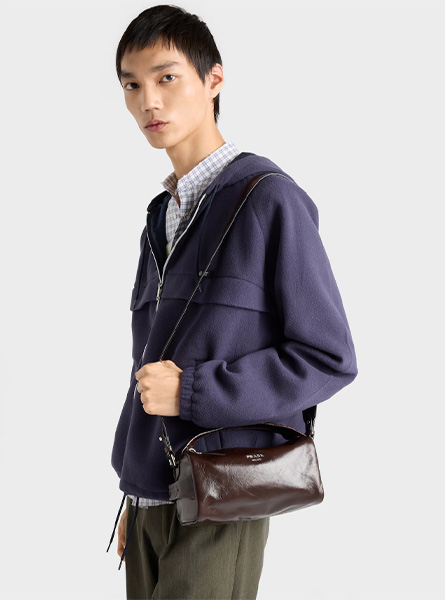 高仿PRADA包包 | A货普拉达男包 2026春夏新款 深棕色皮革单肩包