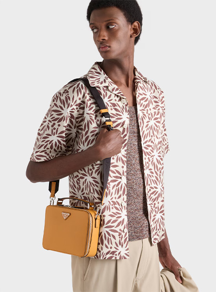 高仿PRADA包包 | A货普拉达男包 2026春夏新款 琥珀色Prada Brique Saffiano 皮革手袋