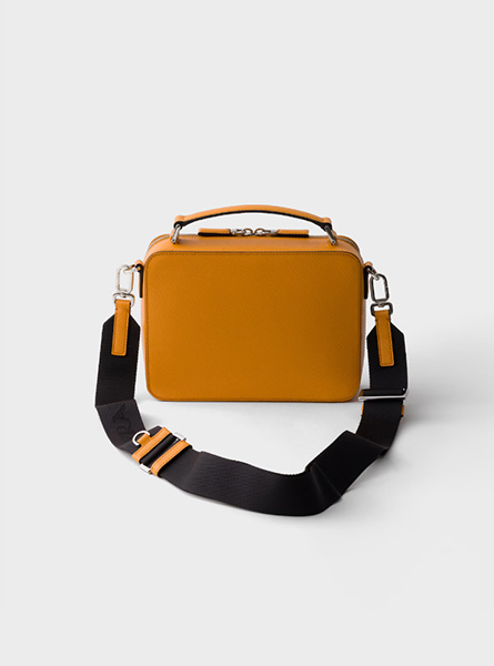 高仿PRADA包包 | A货普拉达男包 2026春夏新款 琥珀色Prada Brique Saffiano 皮革手袋