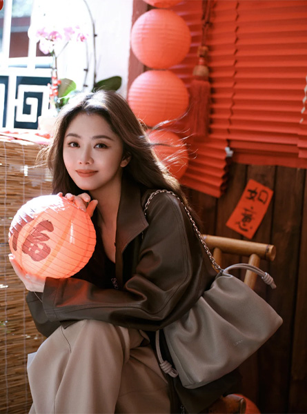 高仿LOEWE包包 谭松韵同款包包