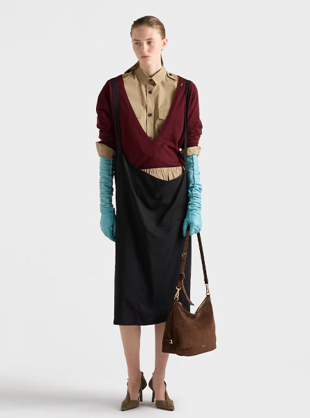 高仿PRADA包包 | A货普拉达女包 2026春夏新款 可可棕Prada Fold 大号绒面皮革手袋