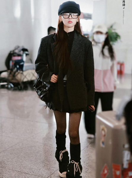 高仿巴黎世家包包 杨超越同款包包