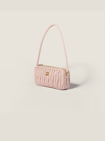 高仿MIUMIU包包 | A货缪缪包包 2026春夏MIUMIU新款 裸粉色Matelassé Nappa皮革小袋