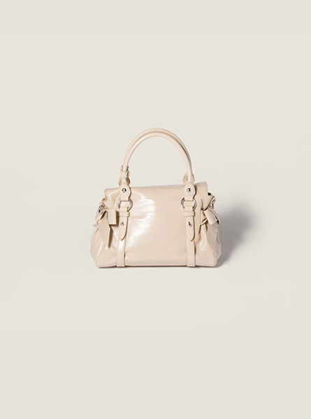 高仿MIUMIU包包 | A货缪缪包包 2026春夏MIUMIU新款 洞石色亮面皮革手提包