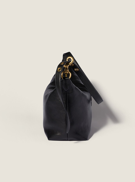 高仿MIUMIU包包 | A货缪缪包包 2026春夏MIUMIU新款 黑色Spirit Nappa皮革手袋 饭盒包