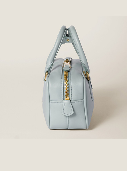高仿MIUMIU包包 | A货缪缪包包 2026春夏MIUMIU新款 湖蓝色Arcadie皮革手袋 保龄球包
