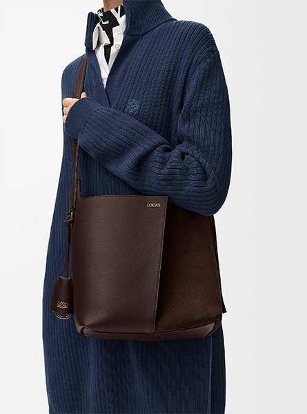 高仿LOEWE包包 | A货罗意威包包 2026春夏新款 深栗色中号柔软牛皮革和绒面革 Bilbao 水桶手袋